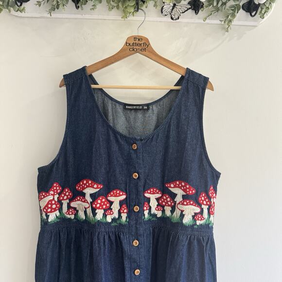 Dangerfield sleeveless denim dress with embroidered mushrooms Plus Size 20 - Picture 2 of 4